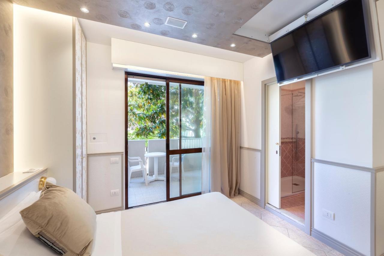 Hotel Feldberg Riccione Luaran gambar