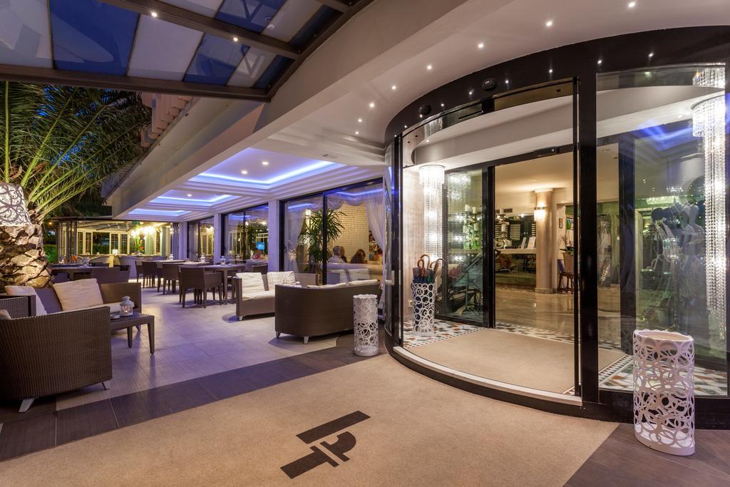 Hotel Feldberg Riccione Luaran gambar