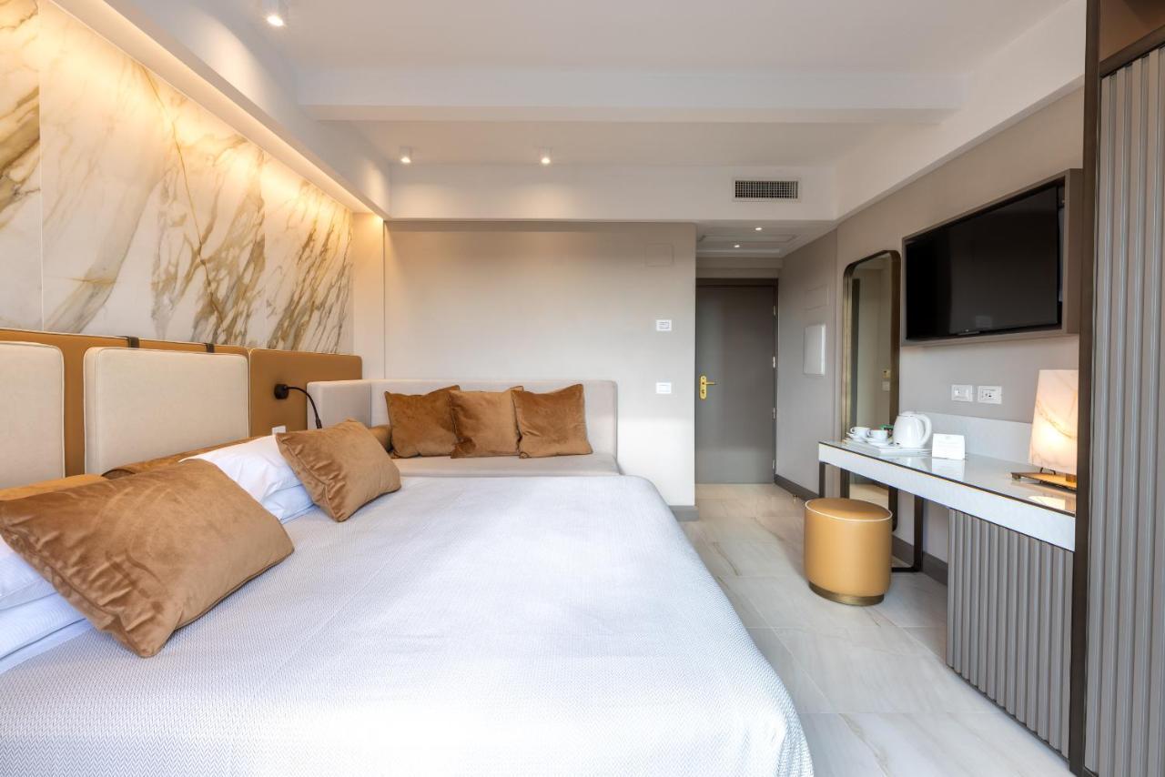 Hotel Feldberg Riccione Luaran gambar