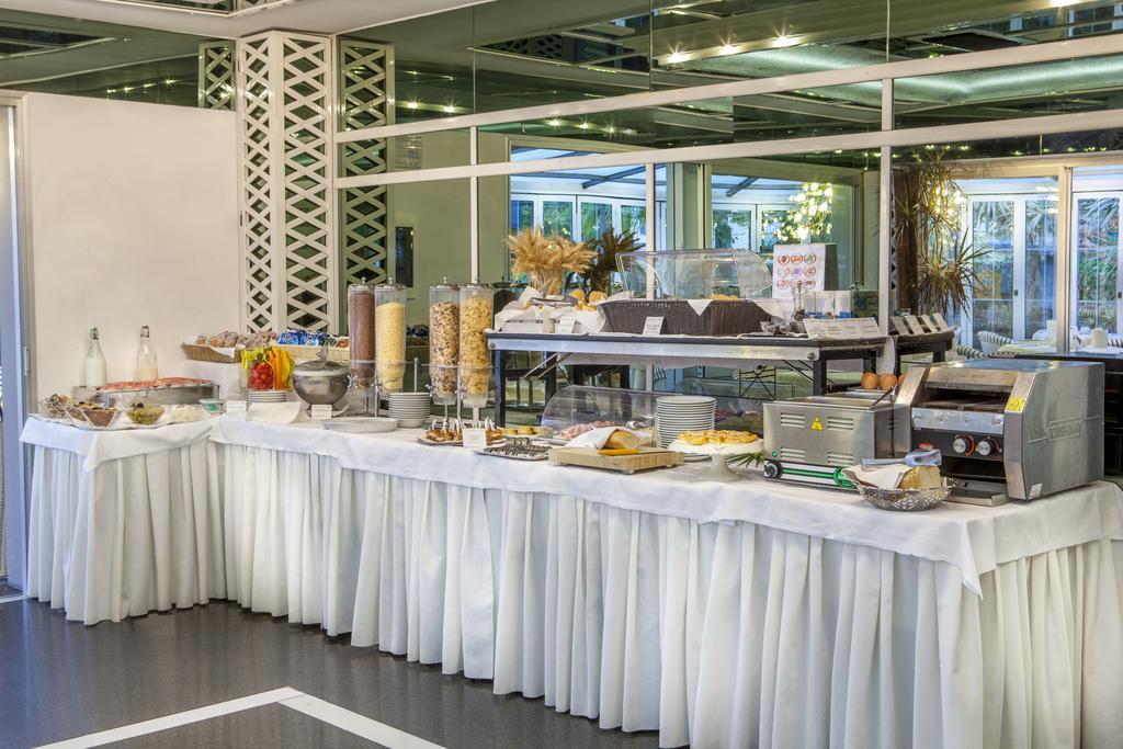 Hotel Feldberg Riccione Luaran gambar
