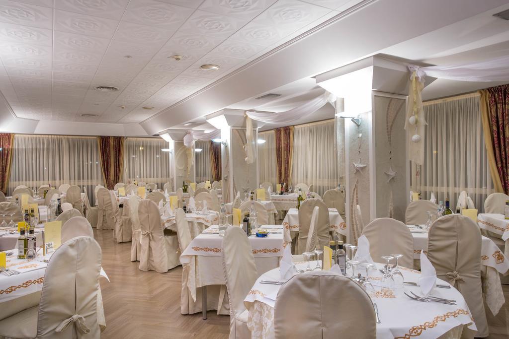 Hotel Feldberg Riccione Luaran gambar