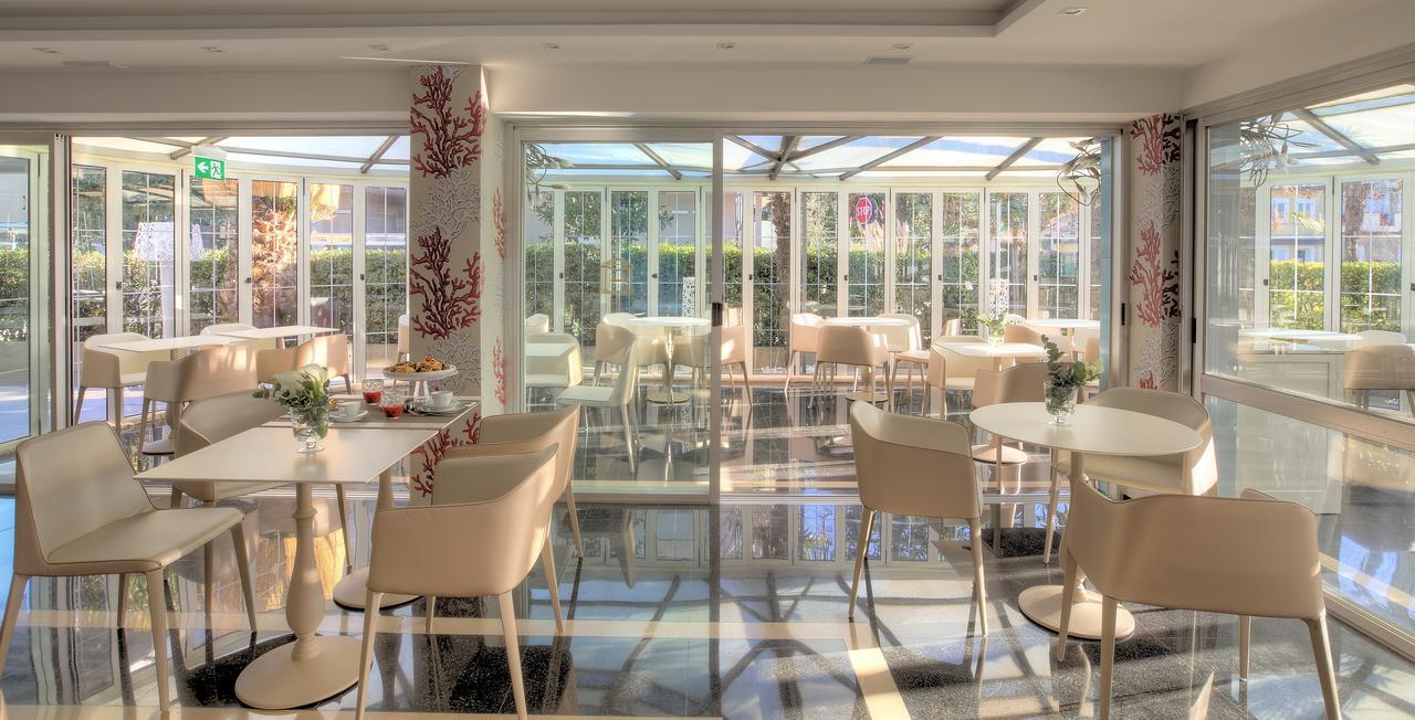 Hotel Feldberg Riccione Luaran gambar