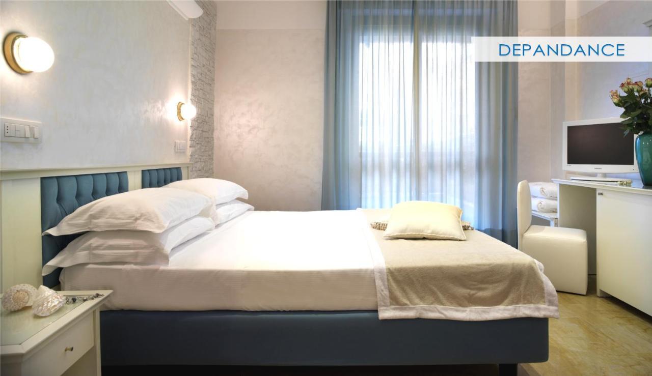 Hotel Feldberg Riccione Luaran gambar