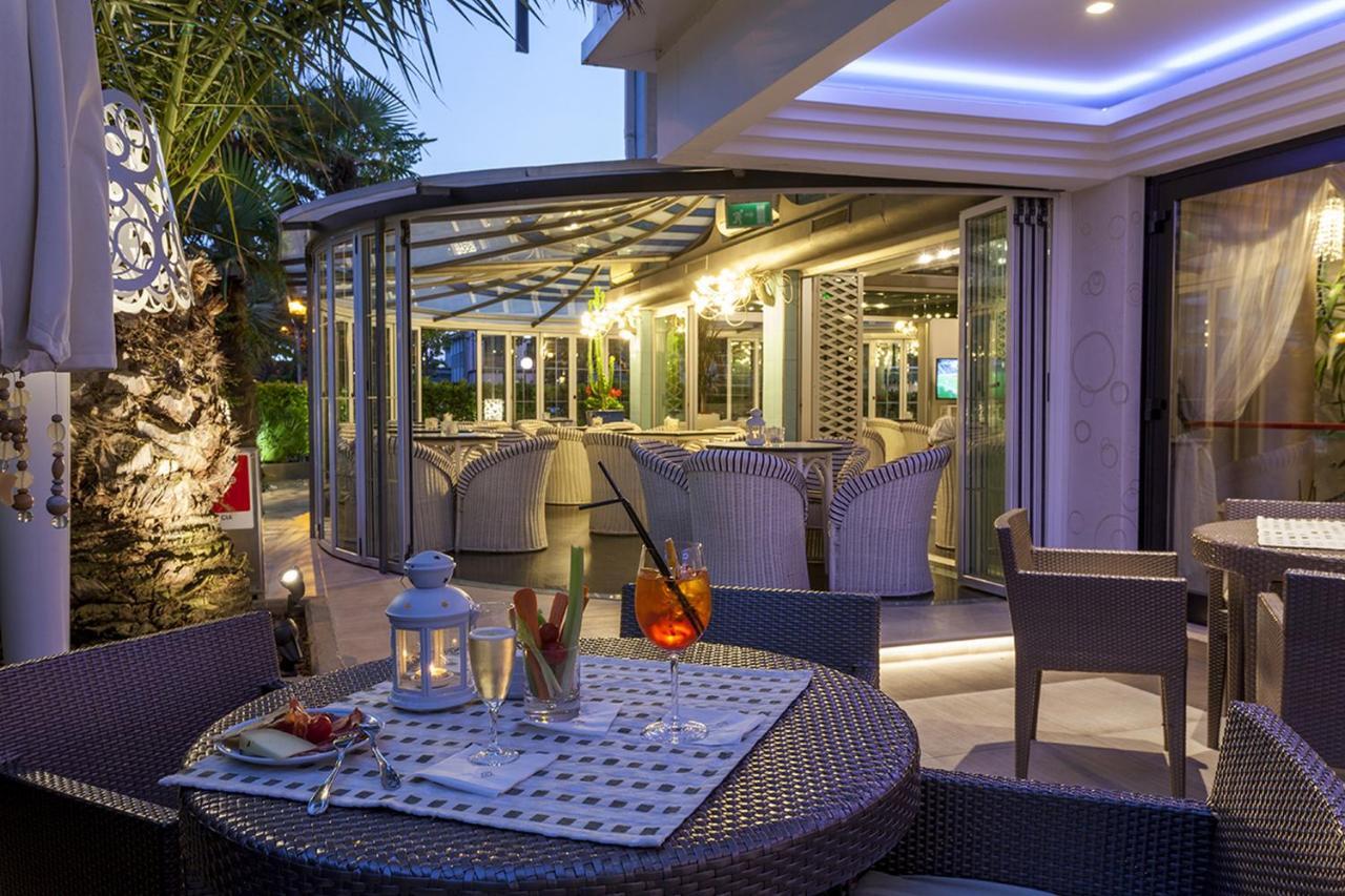 Hotel Feldberg Riccione Luaran gambar