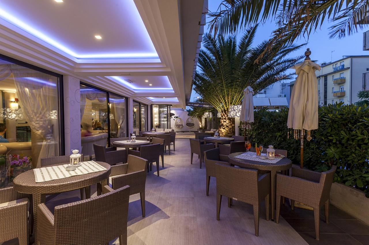 Hotel Feldberg Riccione Luaran gambar