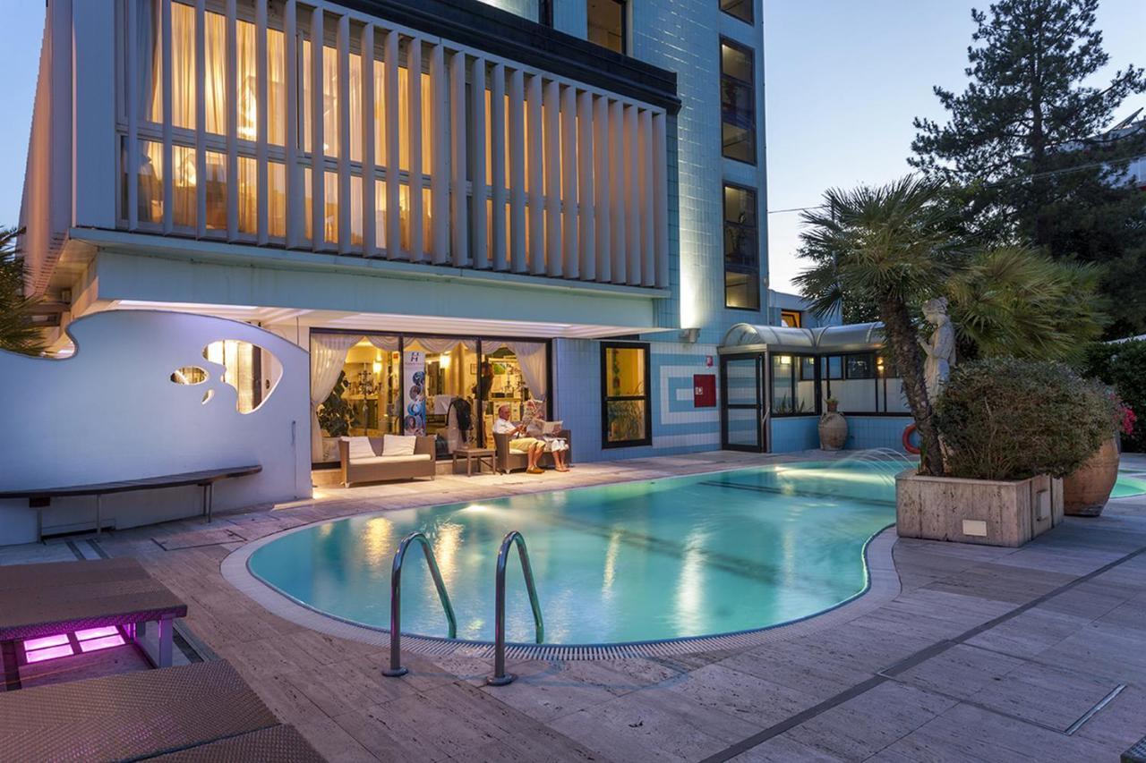 Hotel Feldberg Riccione Luaran gambar